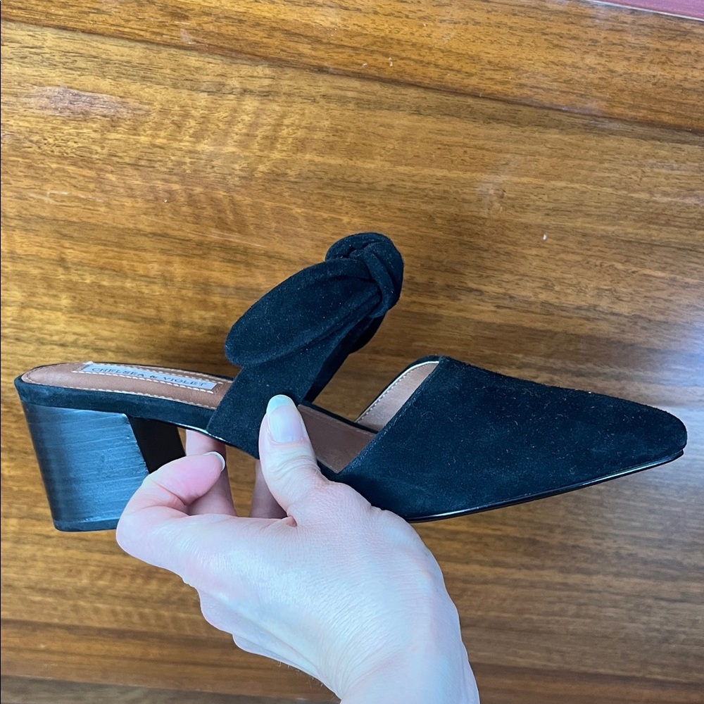 New Chelsea & Violet Black Suede Mules